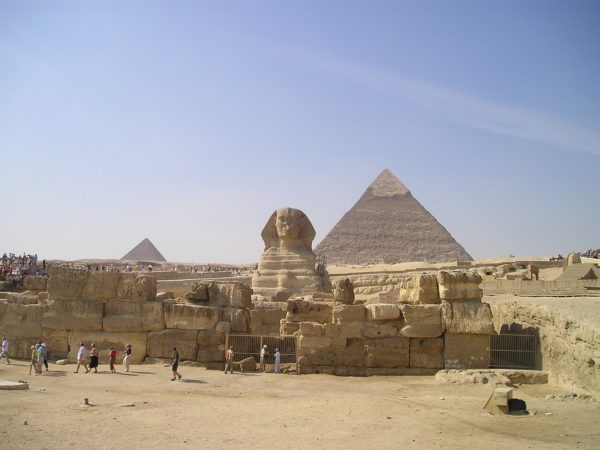 Voyage spirituel aux Pyramides : une aventure unique